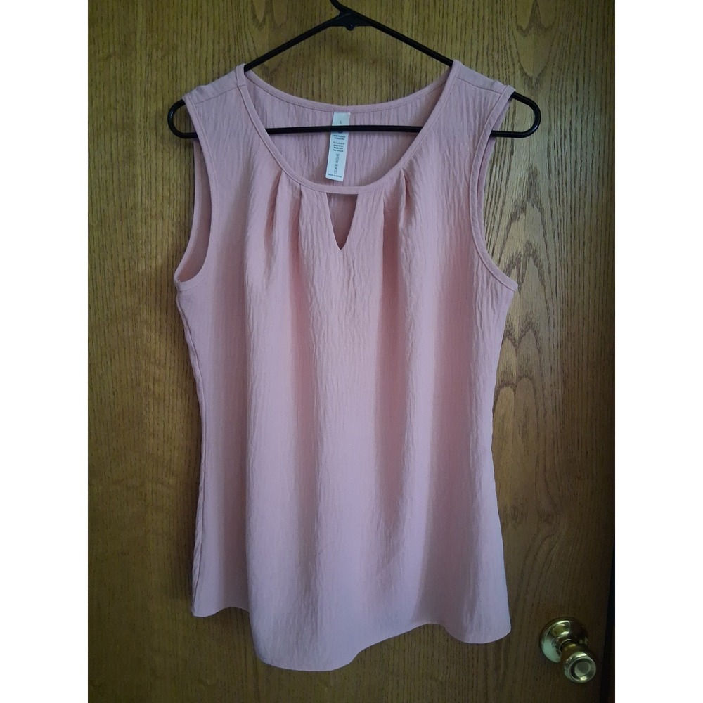 B Women's Large Dusty Pink Sleeveless Blouse Top Crinkle Key Hole Front Dressy